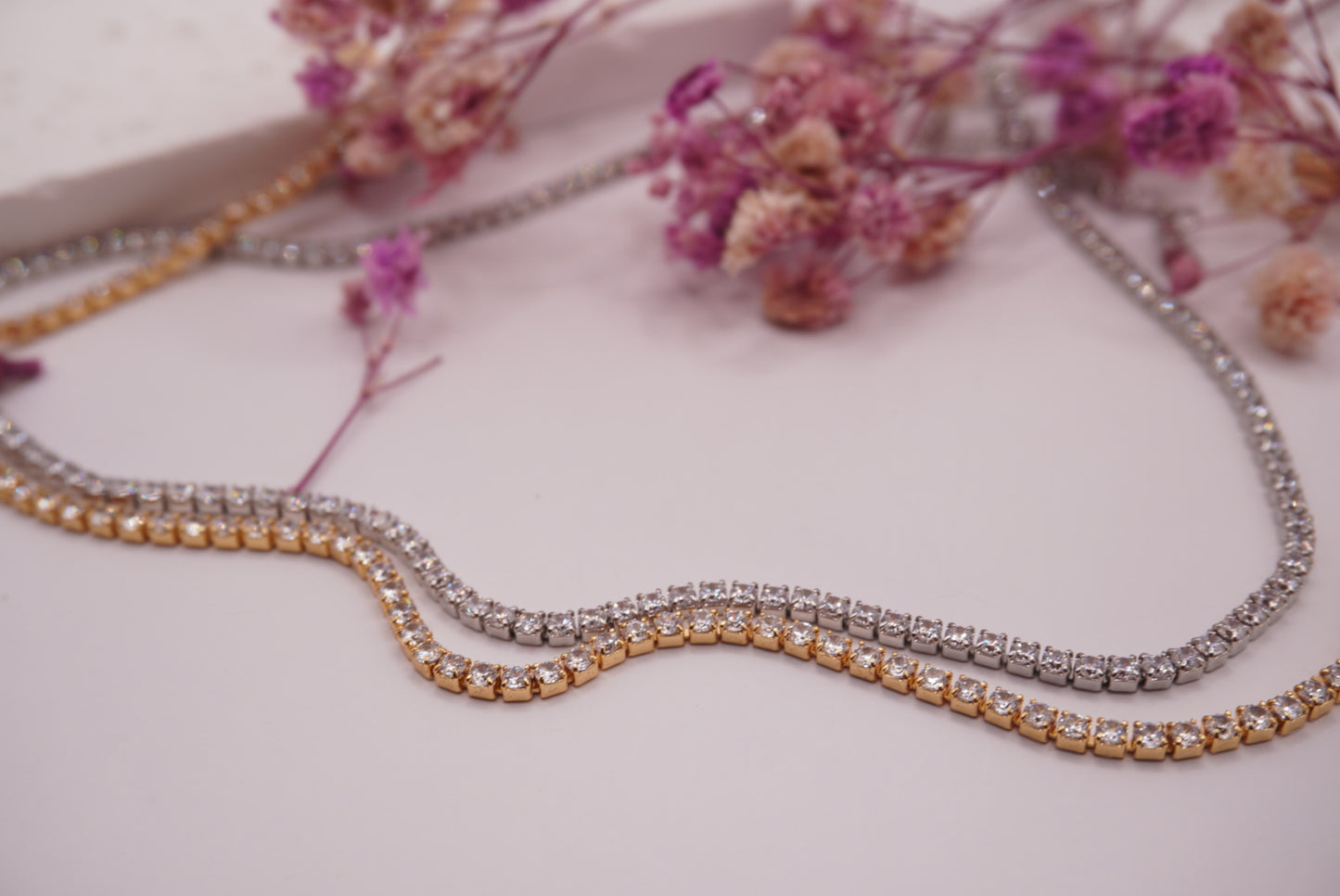 Luna Tennis Choker