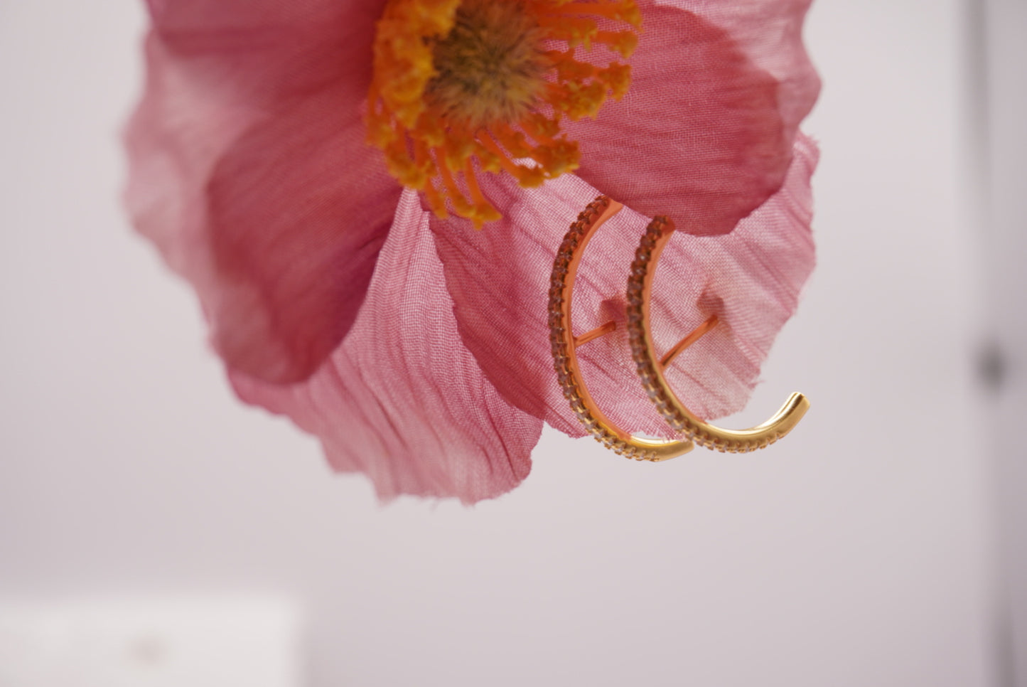 Liv Curved Bar Earring