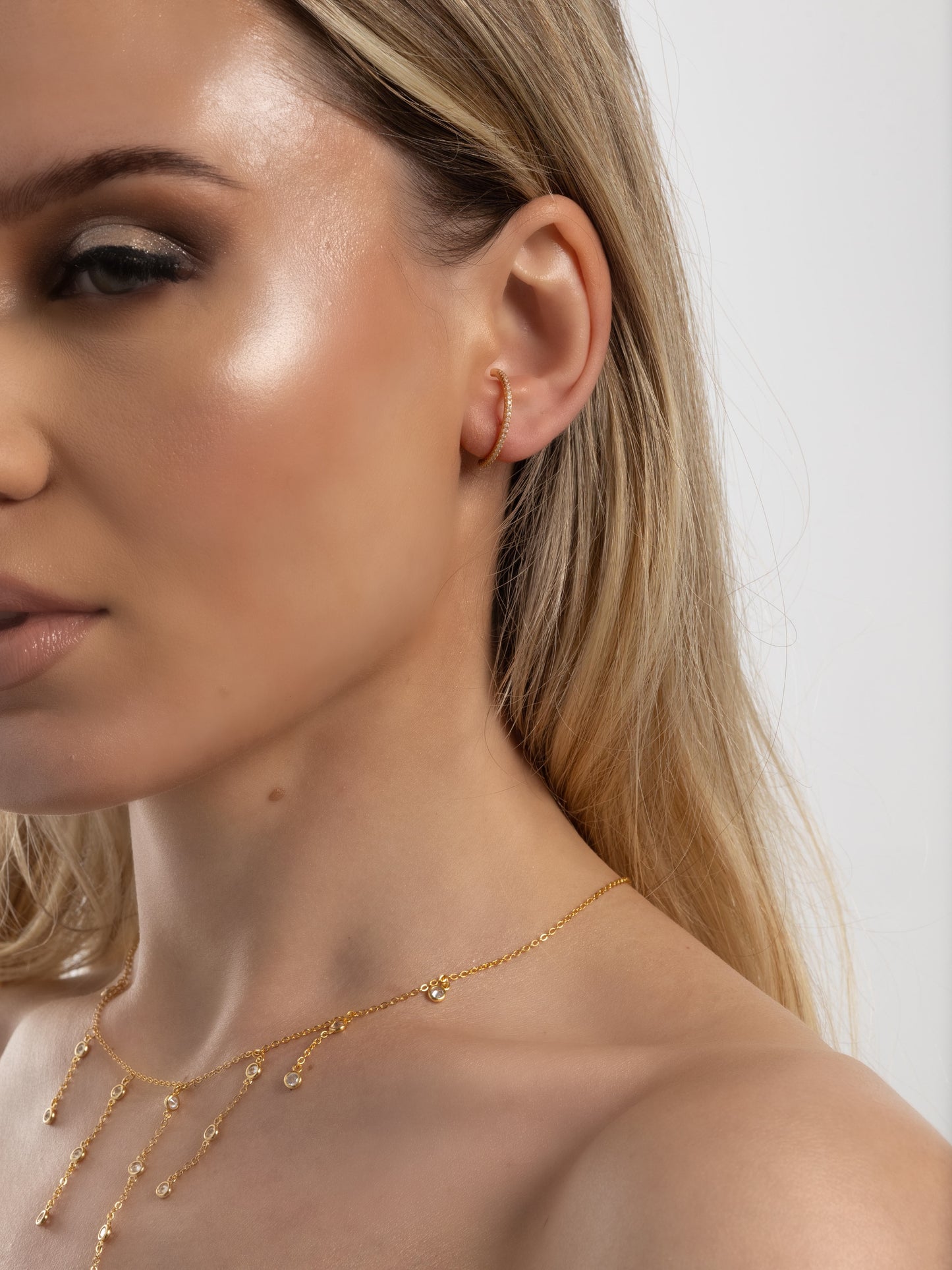 Liv Curved Bar Earring