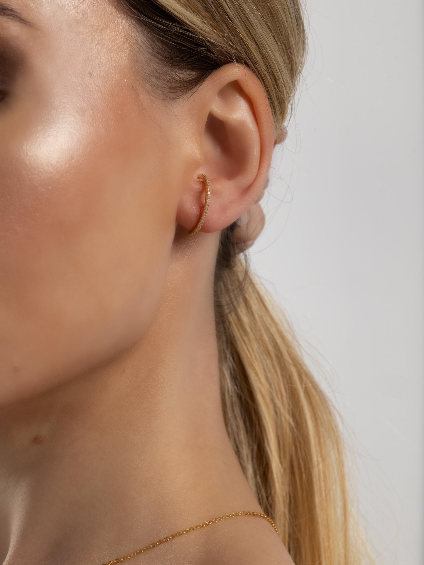 Liv Curved Bar Earring